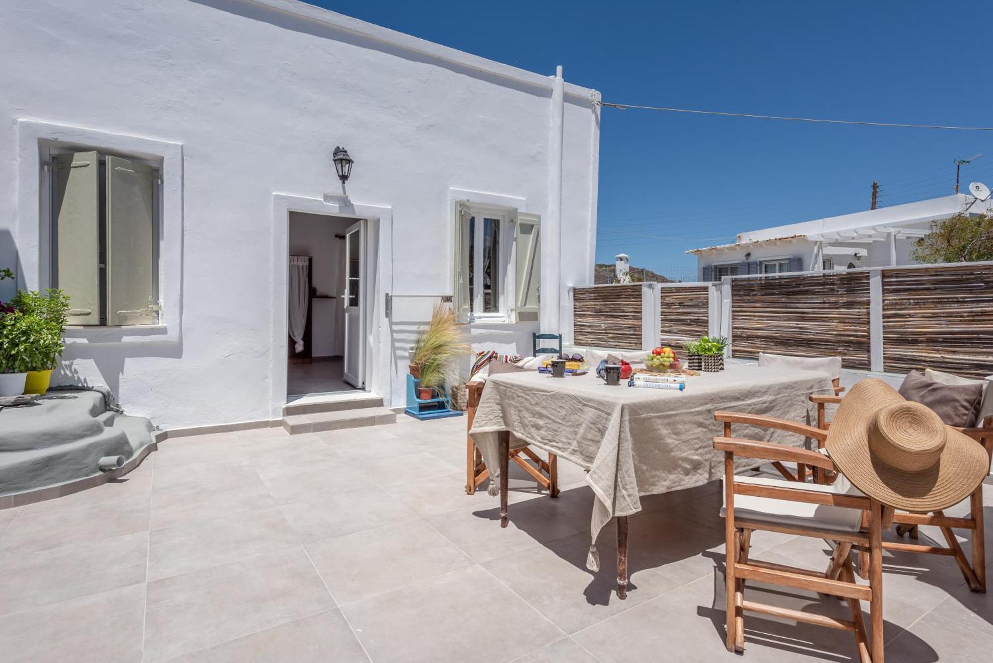 Plakes Sea View Apartment Plaka (Milos) Bagian luar foto
